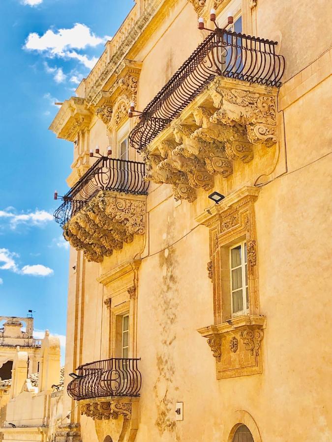 La Casa Del Barocco Hotel Noto Exterior photo